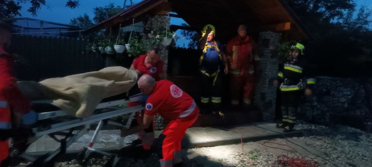 В Оргеевском районе мужчина упал в 27-метровый колодец с водой: его спасли.
