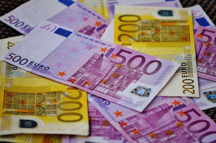 Peste un milion de bancnote false au fost distribuite prin poștă în toată Europa.