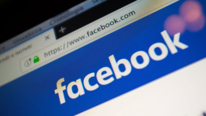 Cambridge Analytica собирала данные из соцсети с целью разработки алгоритма анализа политических предпочтений избирателей. 