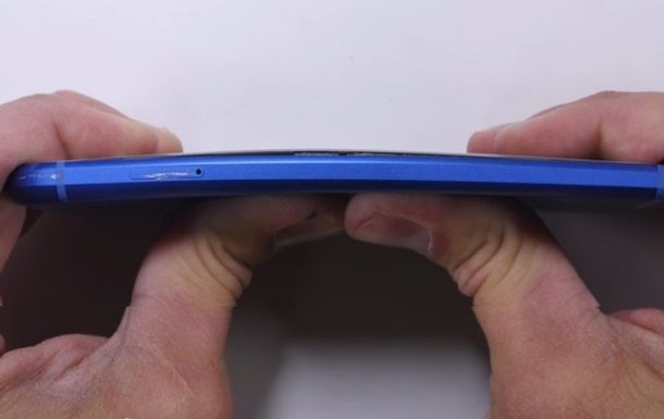 Смартфон Google Pixel проверили на живучесть.