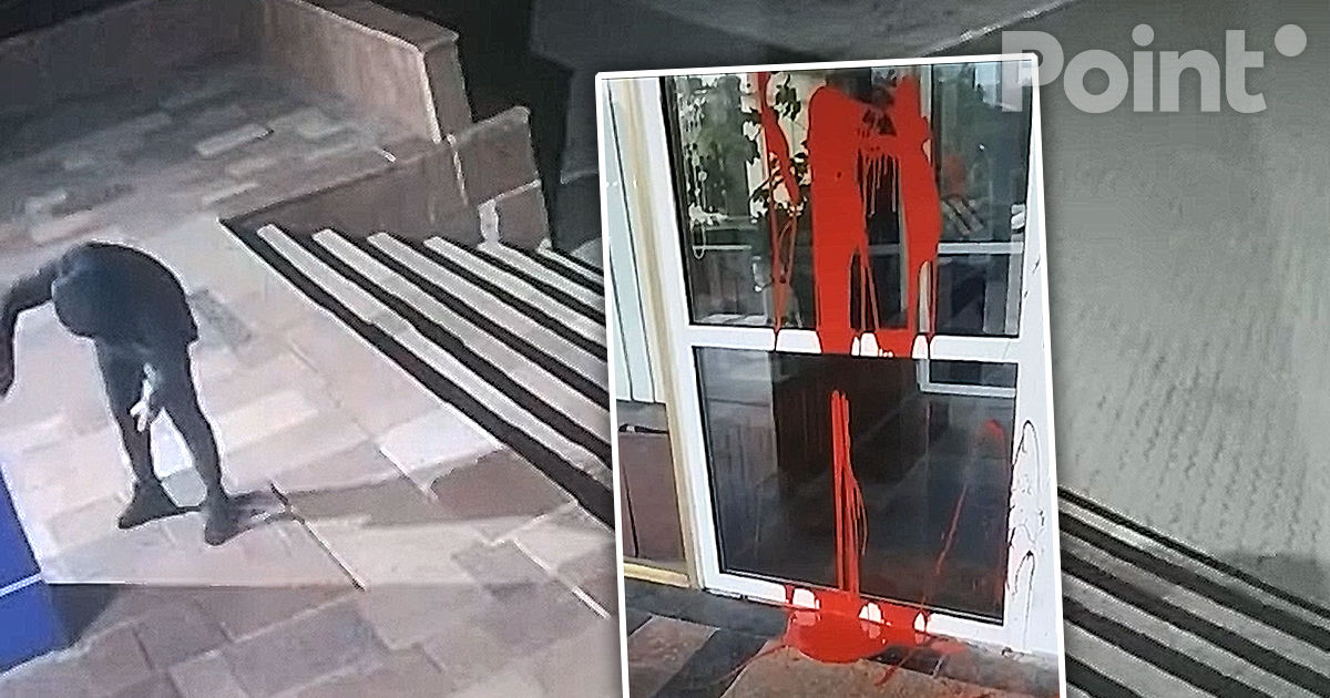 Sediul Companiei Teleradio-Moldova, vandalizat.