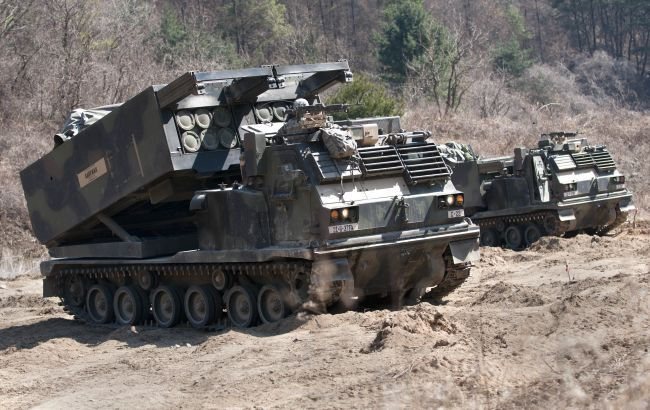 Пентагон хочет передать Украине кассетные боеприпасы.