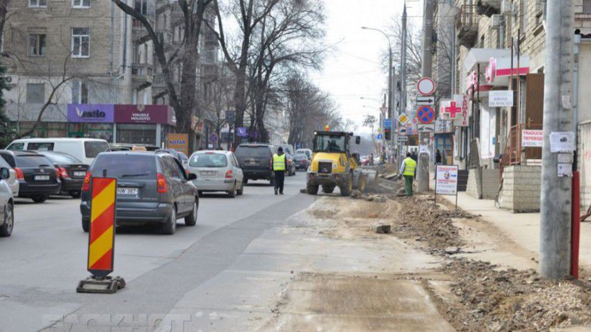 Гамрецкий допустил возможность открытия движения по второй полосе бульвара Негруцци.
