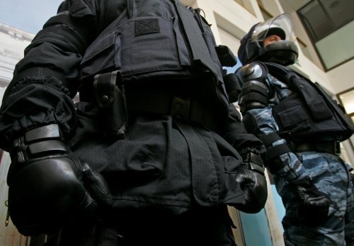 В результате неправомерных действий пострадали около 20 сотрудников правоохранительных органов.