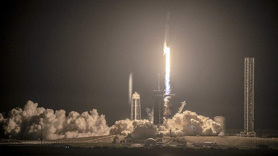 Ракета-носитель Falcon 9 с кораблем Crew Dragon успешно стартовала с мыса Канаверал.