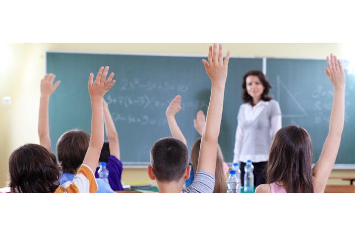 Ученики 1-12 классов вернулись сегодня с осенних каникул.