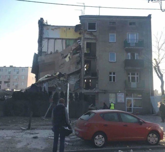 4 morţi şi 21 de răniţi în urma prăbuşirii unui imobil în Polonia. 