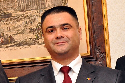 Бывший министр обороны Виталий Маринуца объявил, что присоединится к Демократической партии Молдовы.