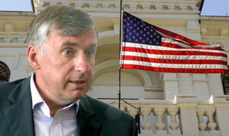 Стурза: Влад Плахотнюк находится в США.
