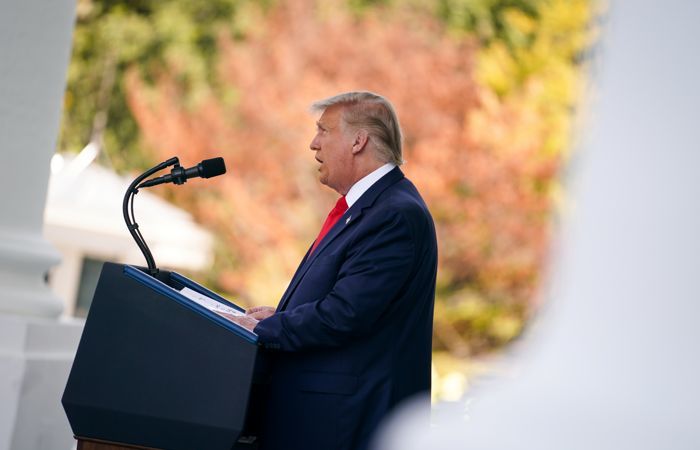 Трамп продлил чрезвычайное положение из-за угрозы вмешательства в выборы.