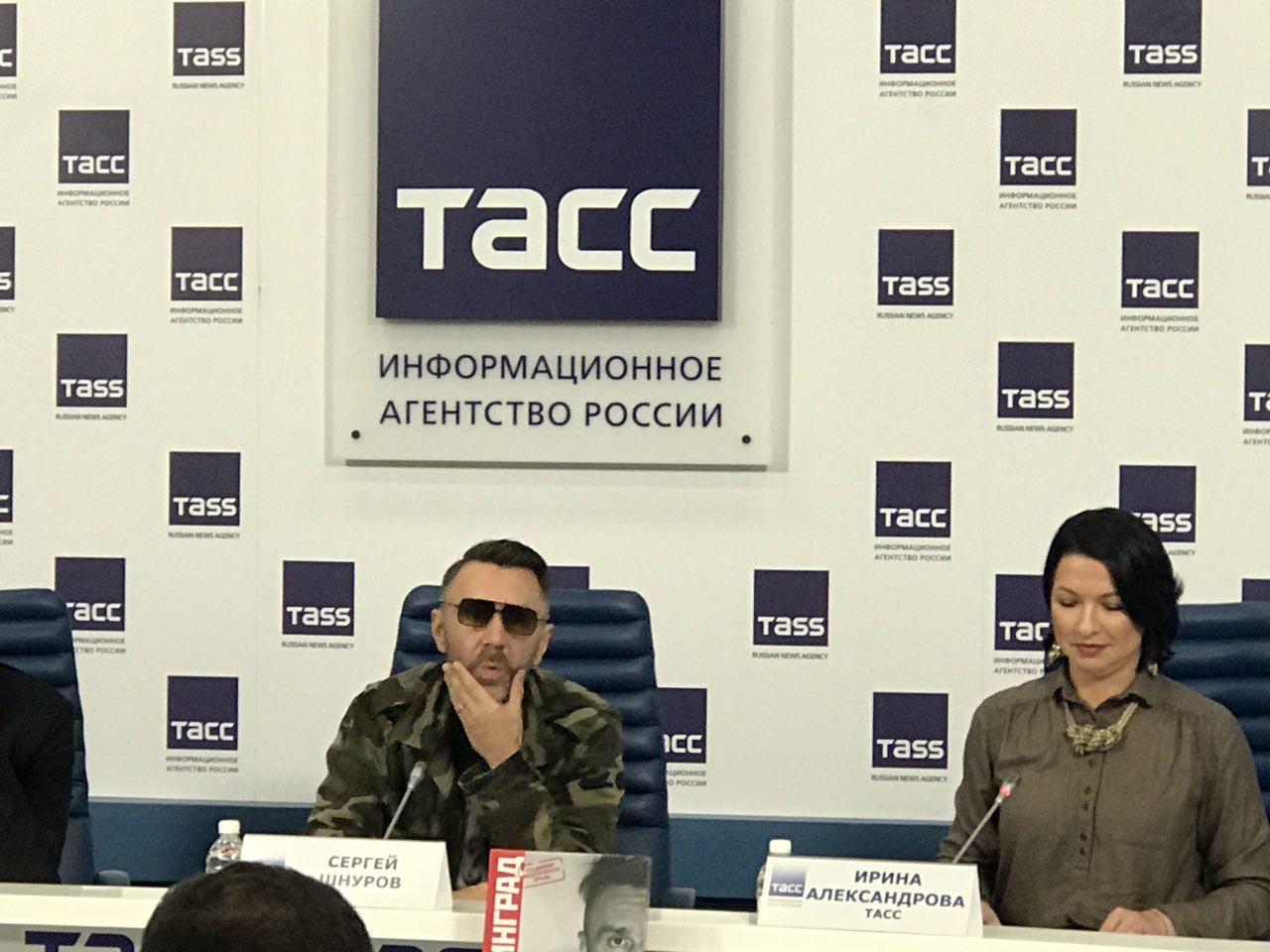 Шнуров представил обновленную версию книги про «Ленинград».