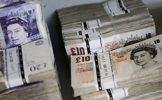 Курс фунта к евро во вторник снижался на 1,1%, до £0,8485 за €1, достигая самого низкого уровня с октября 2013 года.