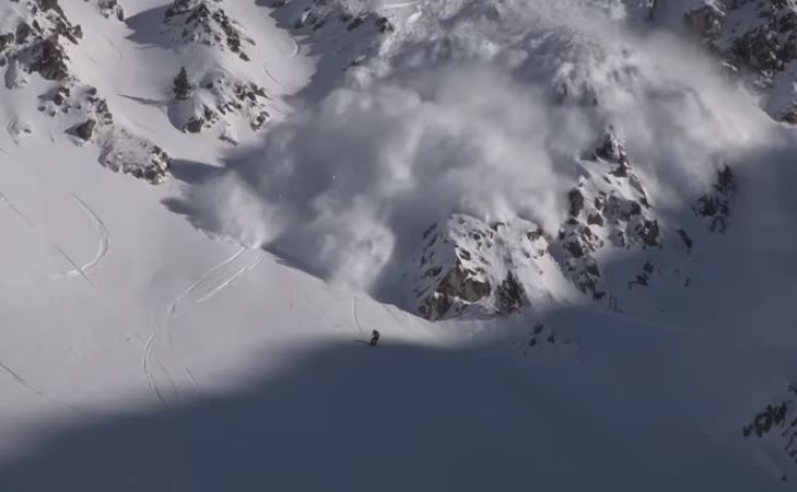 Видео было снято в Пиринейских горах. 