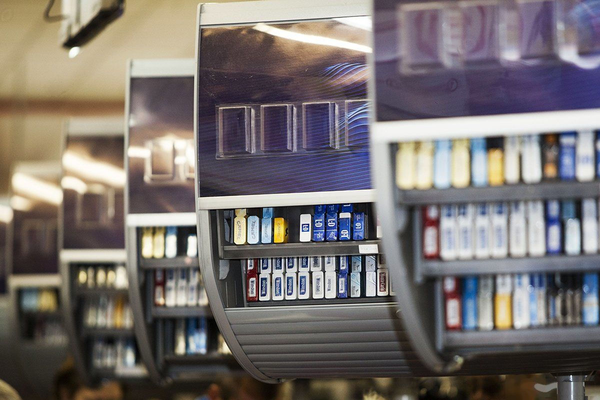 Peste 80% din țigările ilegale din Moldova sunt vândute în magazinele alimentare.