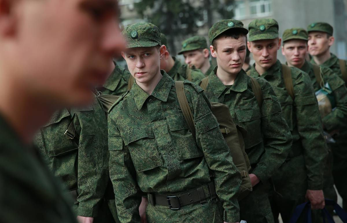 Молдаванам с российским гражданством грозит призыв на воинскую службу в России.