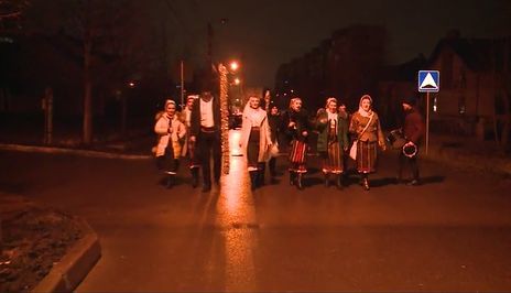 Рождественские колядки прозвучали на улицах столицы.