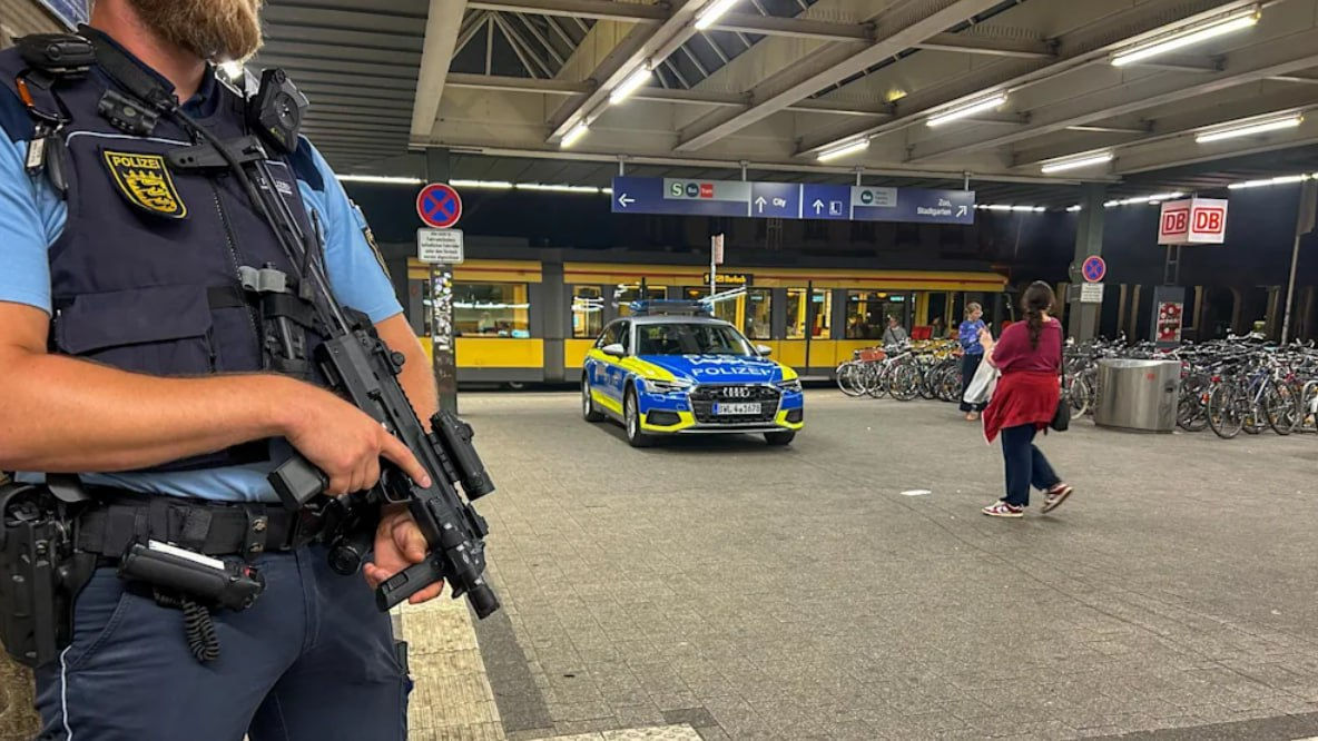 Atac cu cuțitul în Karlsruhe: Un pasager de la Gara Centrală, rănit.