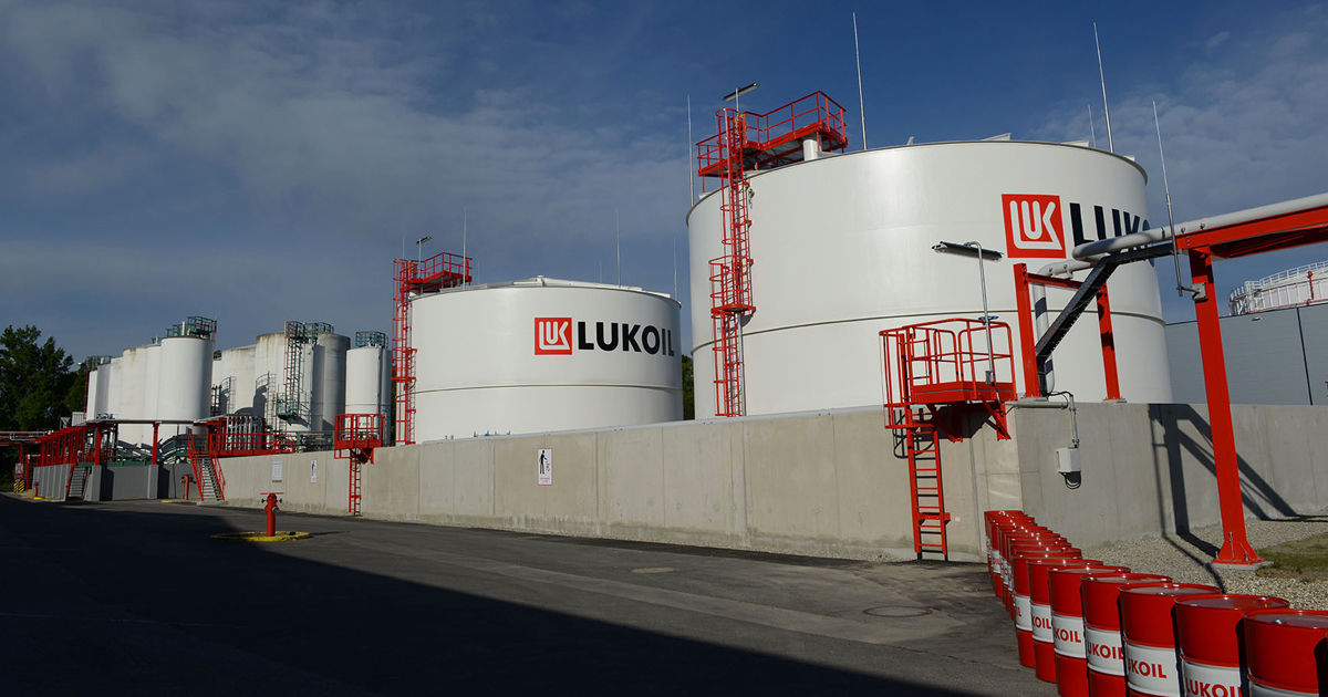 Bulgaria are rezerve de combustibil pentru mai puțin de două luni, în contextul sancțiunilor SUA împotriva Lukoil.