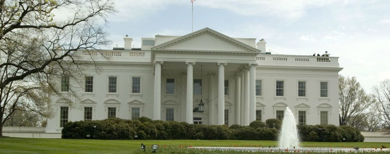 Белый дом тщательно продезинфицируют сразу после отъезда Трампа.