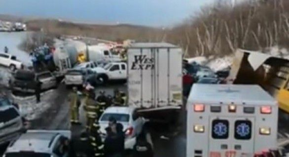 Accident teribil în Statele Unite, unde nu mai puţin de 32 de maşini au fost implicate într-un carambol.