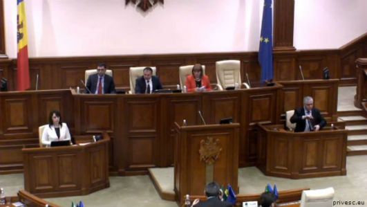 Новые декларации о доходах депутаты парламента подадут весной.