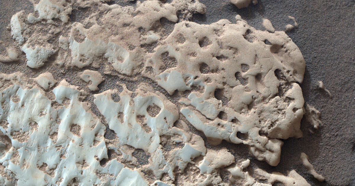 Ровер Curiosity впервые обнаружил на Марсе чистейшую серу. 