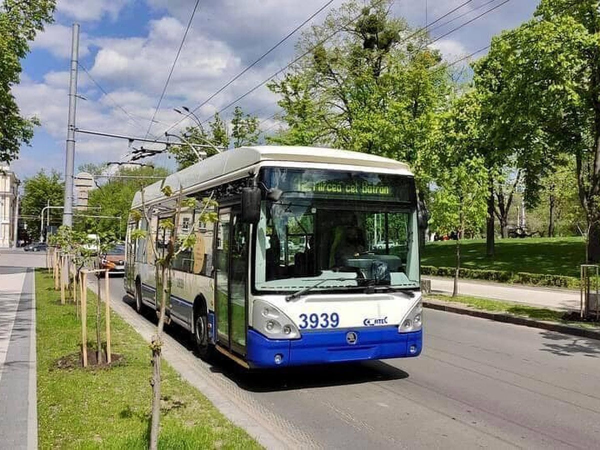 В 40% столичных троллейбусов установлены бактерицидные рециркуляторы для очистки воздуха.