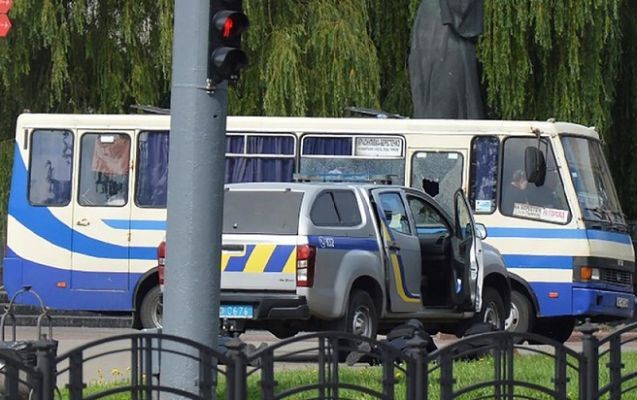 Министр также рассказал, что состояние заложников нормальное.