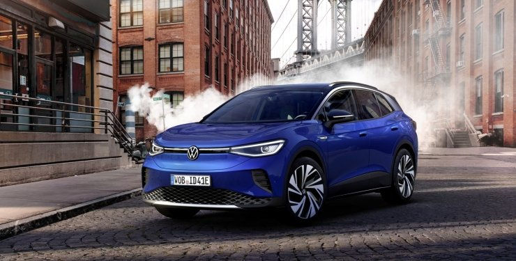 Электромобиль Volkswagen ID.4 станет мощнее и значительно дешевле.
