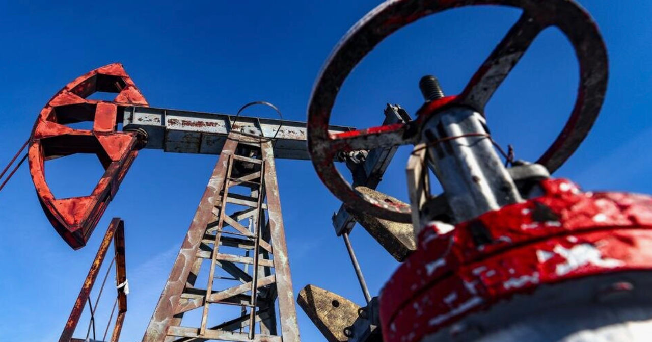 Statele Unite se opun reducerii plafonului de preț pentru petrolul rusesc.