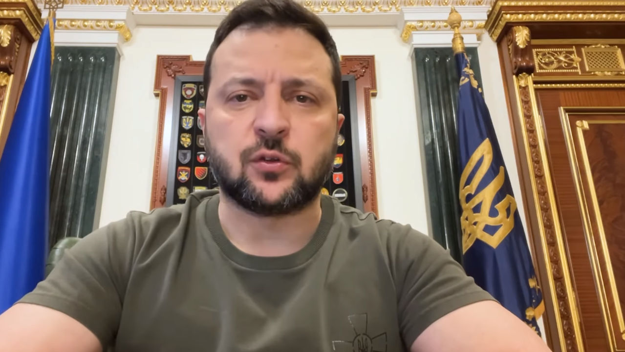 Зеленский: Россия должна почувствовать последствия каждого такого удара.