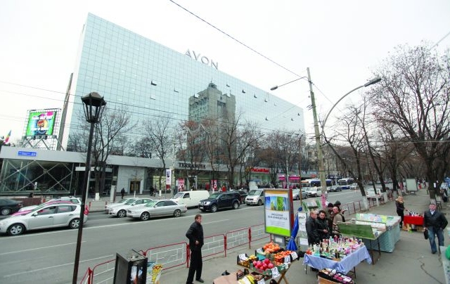 Cu afaceri imobiliare se ocupa si principalul concurent al lui Filat, Vlad Plahotniuc, prim-vicepresedintele PD.