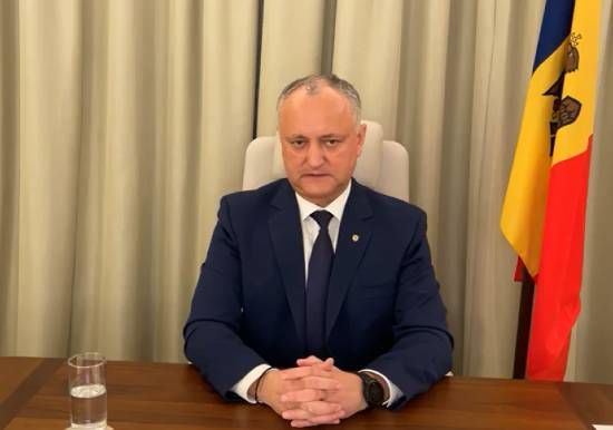 Додон – Санду: Мы мирные люди, но наш бронепоезд стоит на запасном пути.