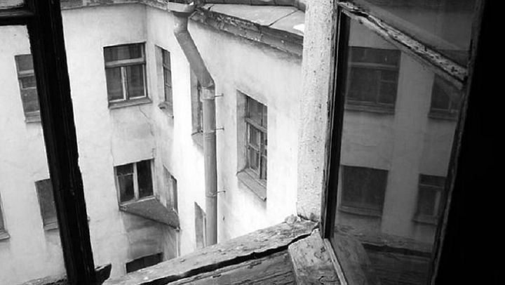 O mamă şi-a sugrumat fiica, apoi a aruncat-o de la etajul nouă. Foto:golos.ua
