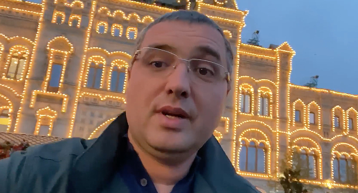 Лидер «Нашей Партии» опубликовал видео из Москвы, откуда он передал привет социалистам.