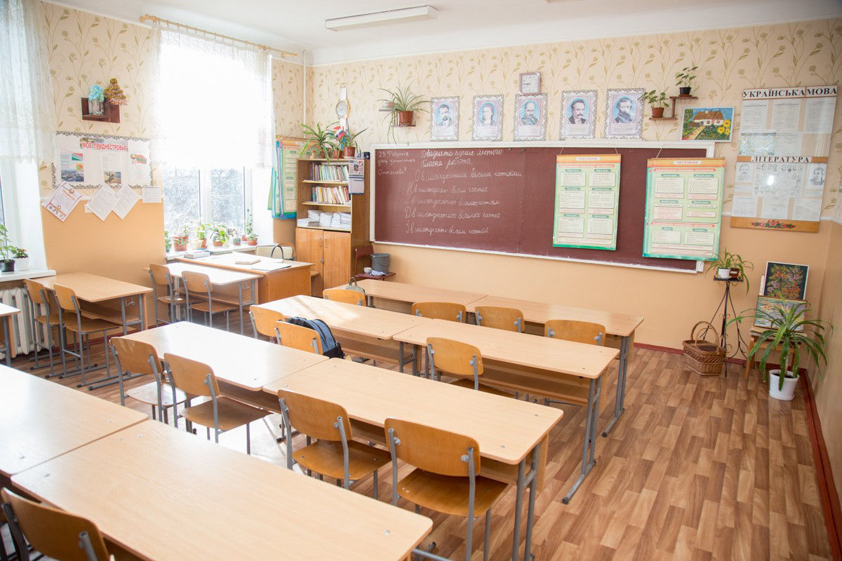 В школы Приднестровья после длинных каникул заранее подали тепло.