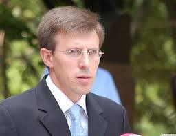 Primarul Capitalei, Dorin Chirtoacă, îşi suspendă activitatea şi revine pe lista candidaţilor PL pentru alegerile din 30 noiembrie.