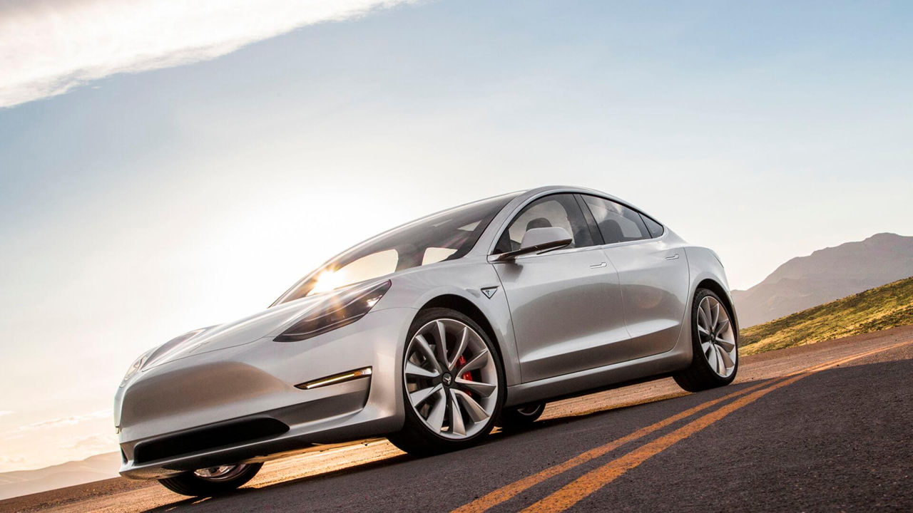 Продажи Tesla в Испании упали на треть.