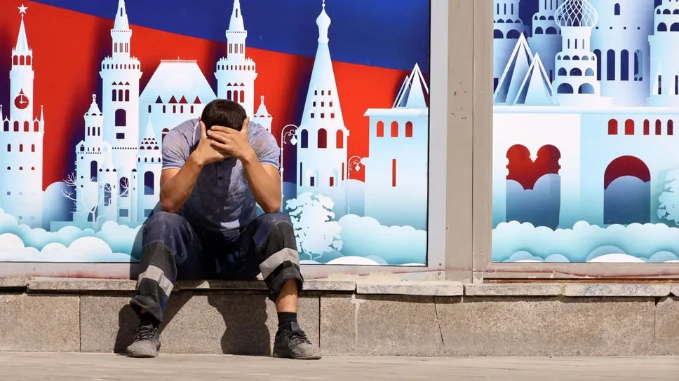 В Москве введут приложение для отслеживания мигрантов.