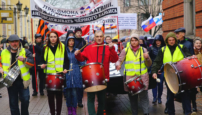 В Латвии прошла акция против перевода русских школ на латышский.
