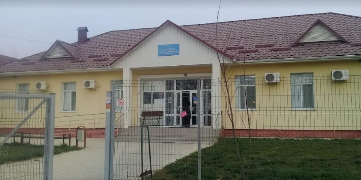 Руководитель Центра здоровья в Бэчой заражена COVID-19.