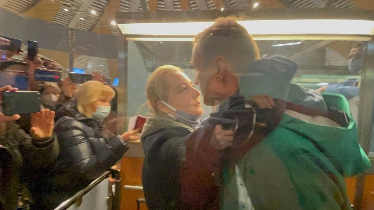 Юлия Навальная о задержании мужа: Алексей не боится, и я не боюсь.