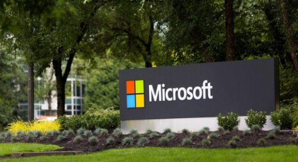 Microsoft dă în judecată Guvernul american: „Clienții trebuie să știe că le sunt citite email-urile”.