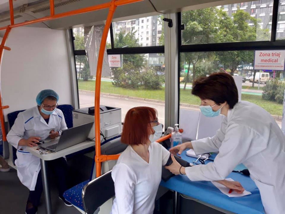 Мобильные пункты и муниципальный центр вакцинации от COVID-19 прекратили работу.