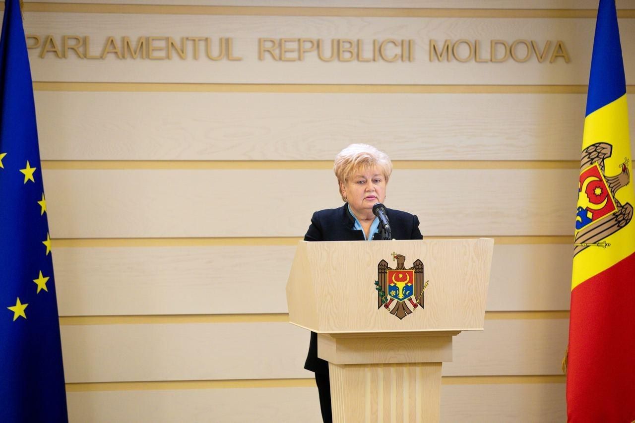 Апостолова: Молдавские пенсионеры могли бы получать лекарства бесплатно.
