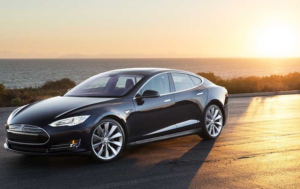 Tesla превратит крыши электрокаров в солнечные батареи.