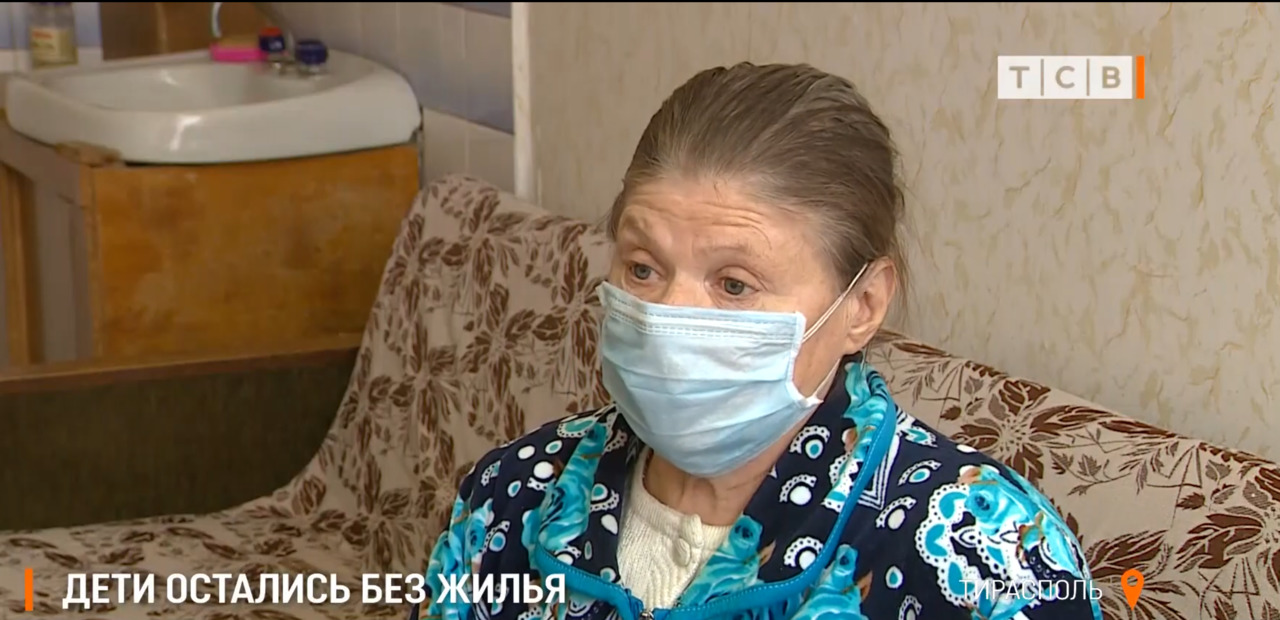 В Тирасполе женщина прожила неделю на морозе в сгоревшем доме.