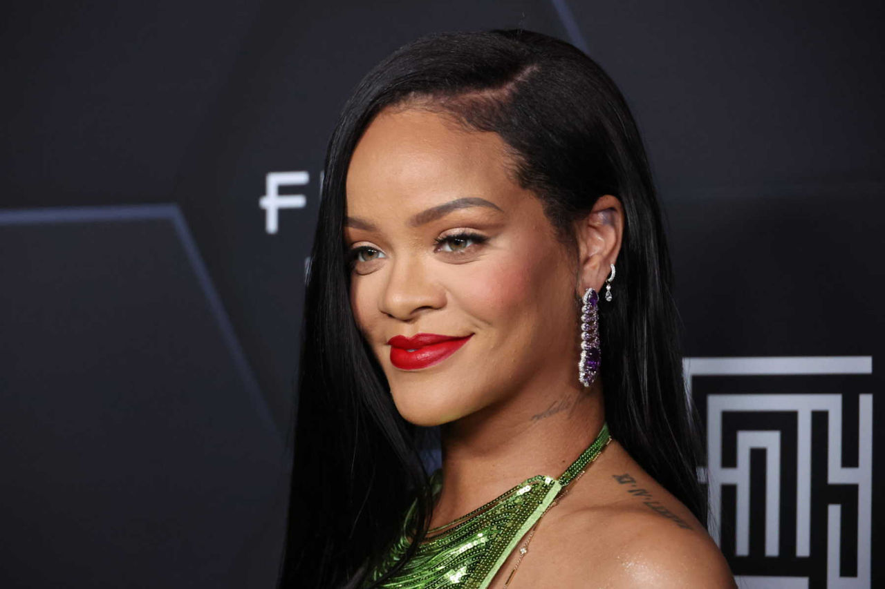 Бренд Рианны Fenty Beauty выпустил блески для губ в виде кетчупа.