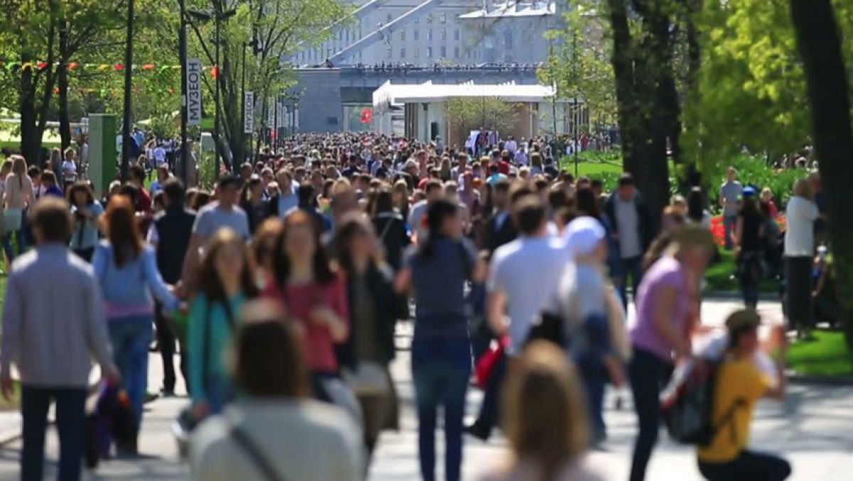 Jumătate dintre moldoveni cred că UE ajută țara, dar corupția rămâne principala problemă. 