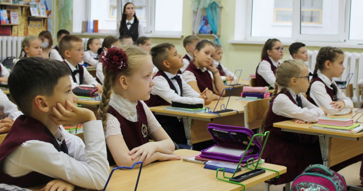 Capitala va fixa numărul minim și maxim de elevi în clasă, pe fondul aglomerării.